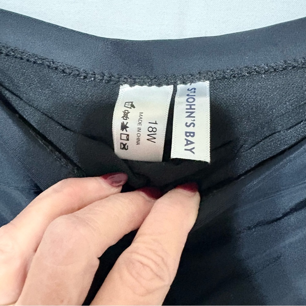 Women's black swim shorts, - Picture 4 of 8